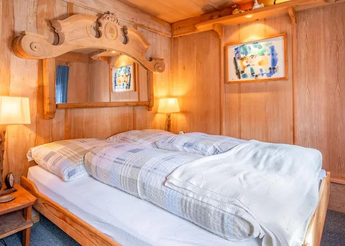 Nyaraló Kupferhaeusel Und Zinnhaeusel *