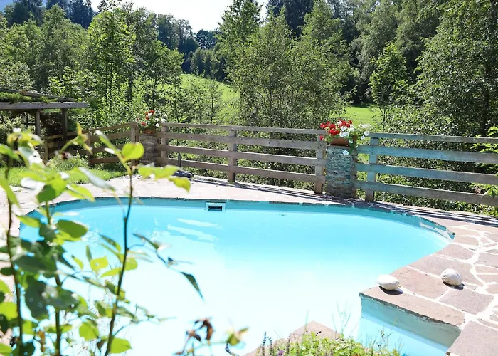 Nyaraló Kupferhaeusel Und Zinnhaeusel *